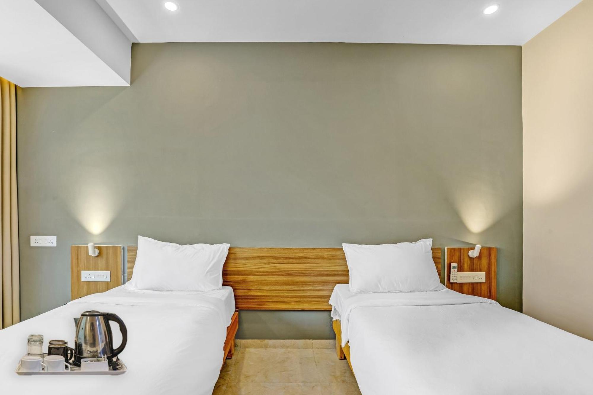 FabHotel Somani Apta Exterior foto